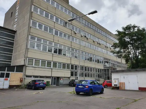 Eladó irodaház, Budapest, XIV. kerület 20+10 szoba 9600 m² 4000 M Ft